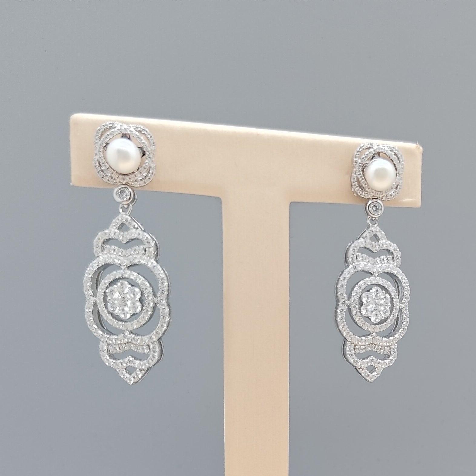 Graceful Blossom Dangle Pearl Earring
