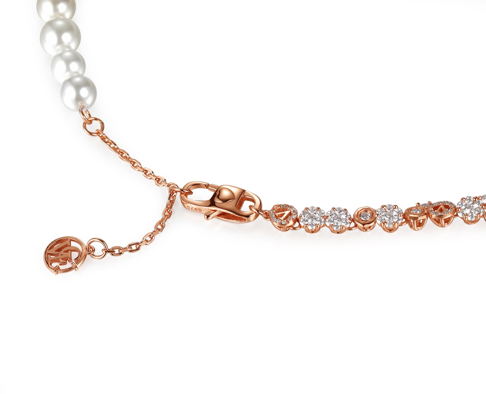 Delux Elegant Affinity Pearl Necklace(18V)
