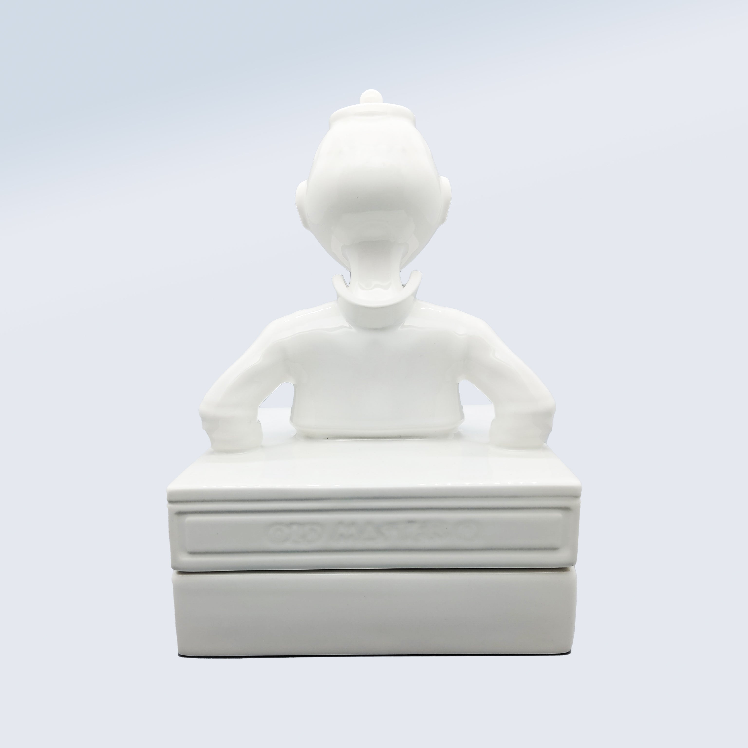 Old Master Q in mono (white)