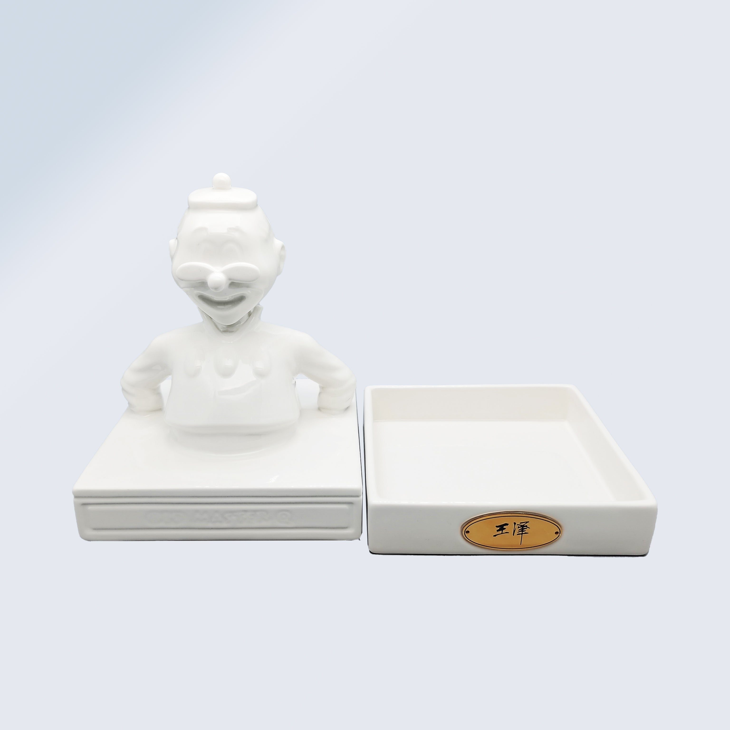 Old Master Q in mono (white)