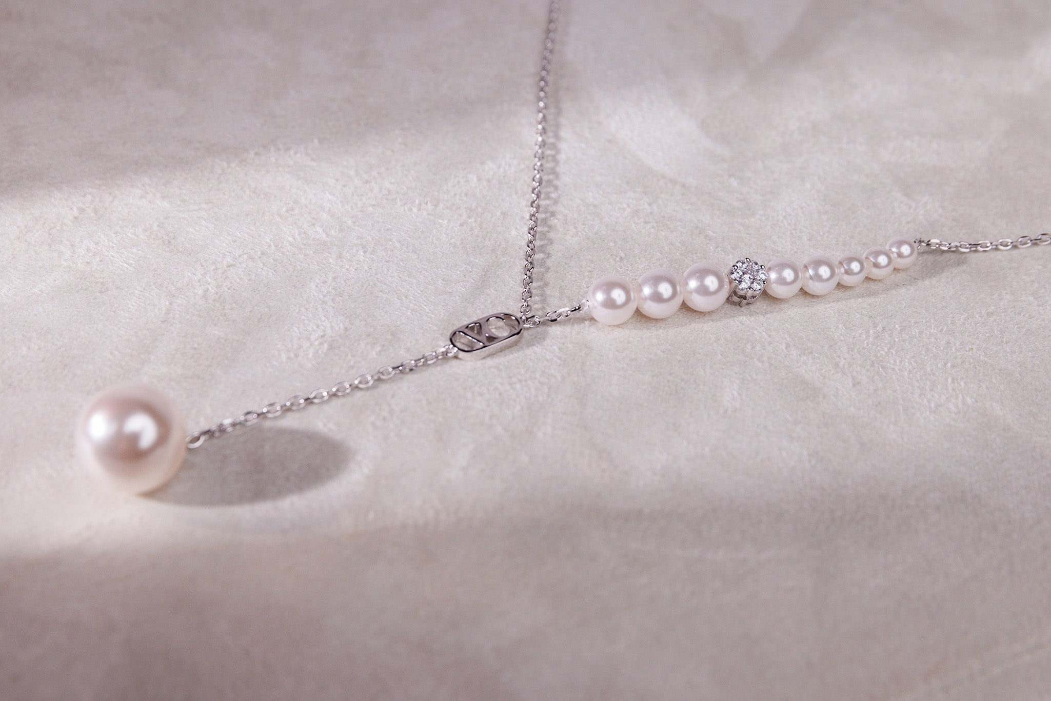 Graceful Serenity short Necklace
