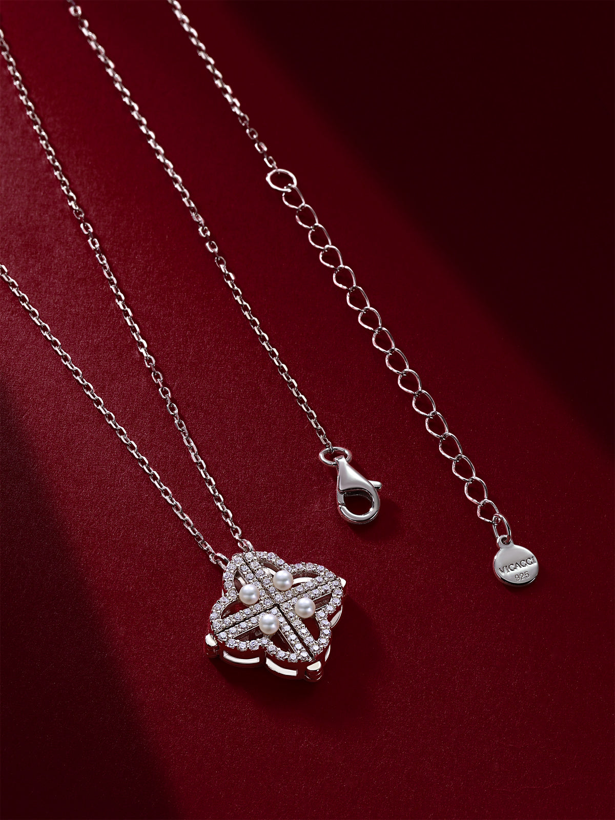 「璀璨連心鑽影頸鏈 」聯乘設計
「Linked Hearts Diamond Necklace」