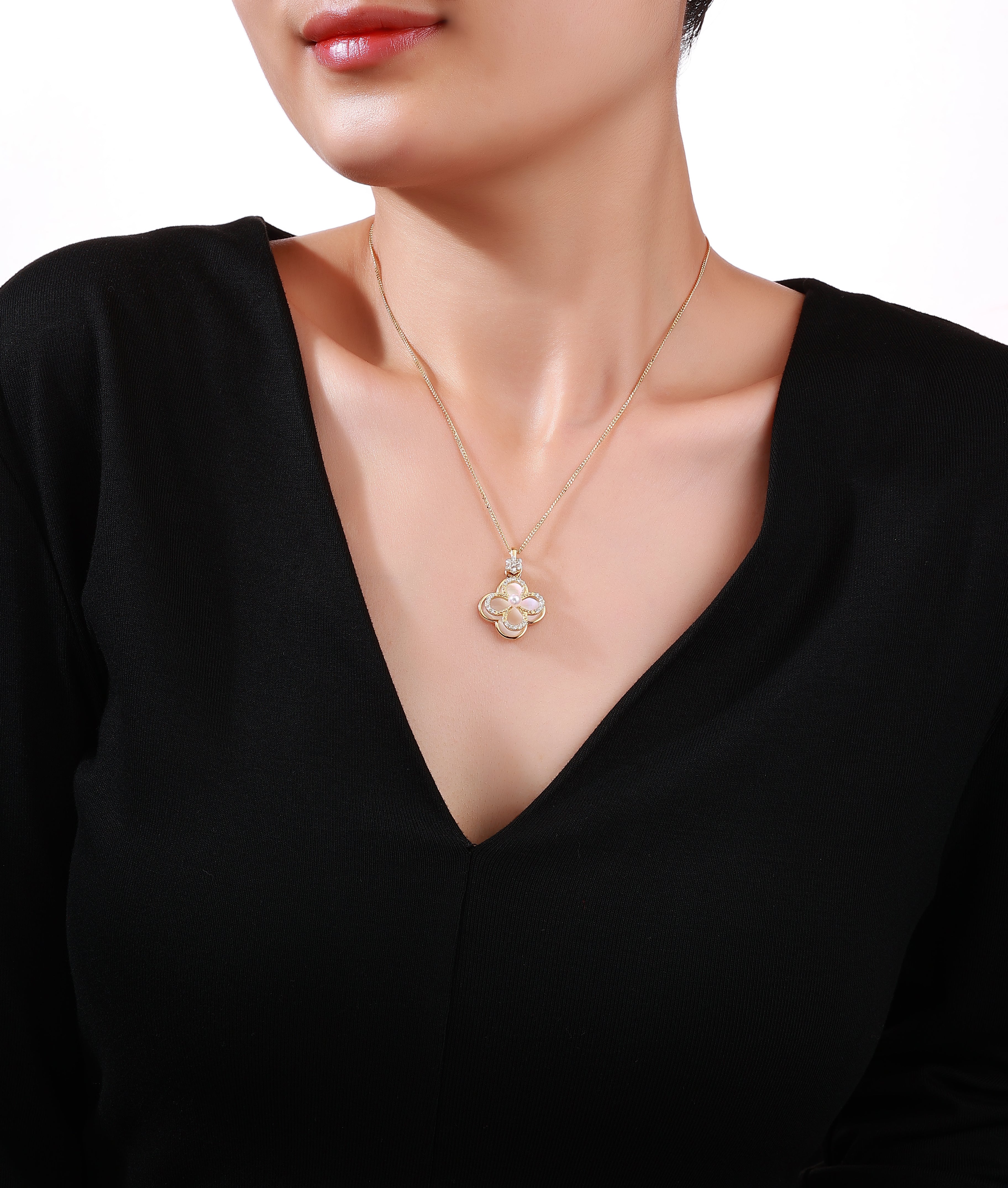 Convertible Clover Mother-of-Pearl & Pearl Necklace